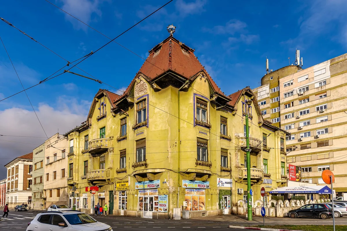 Arad - Preemțiune la apartament în clădire istorică