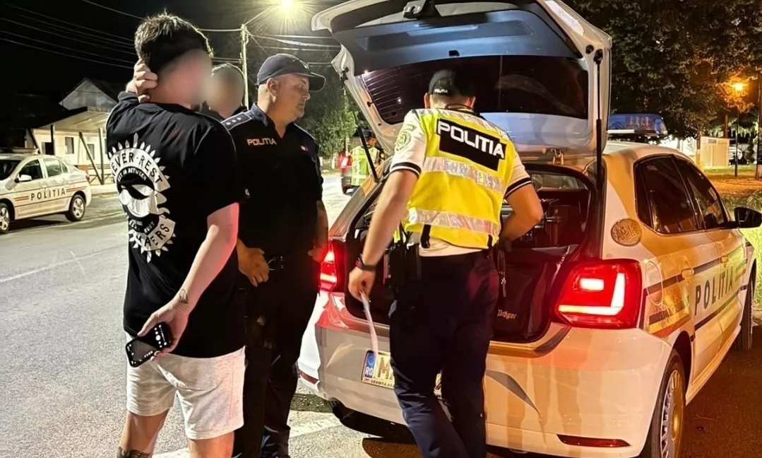 Razie a poliției la Curtici: 225 de persoane legitimate și amenzi de 79.000 de lei