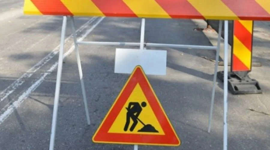 Arad instituie restricții de circulație pe Calea Victoriei din cauza reabilitării rețelei termice