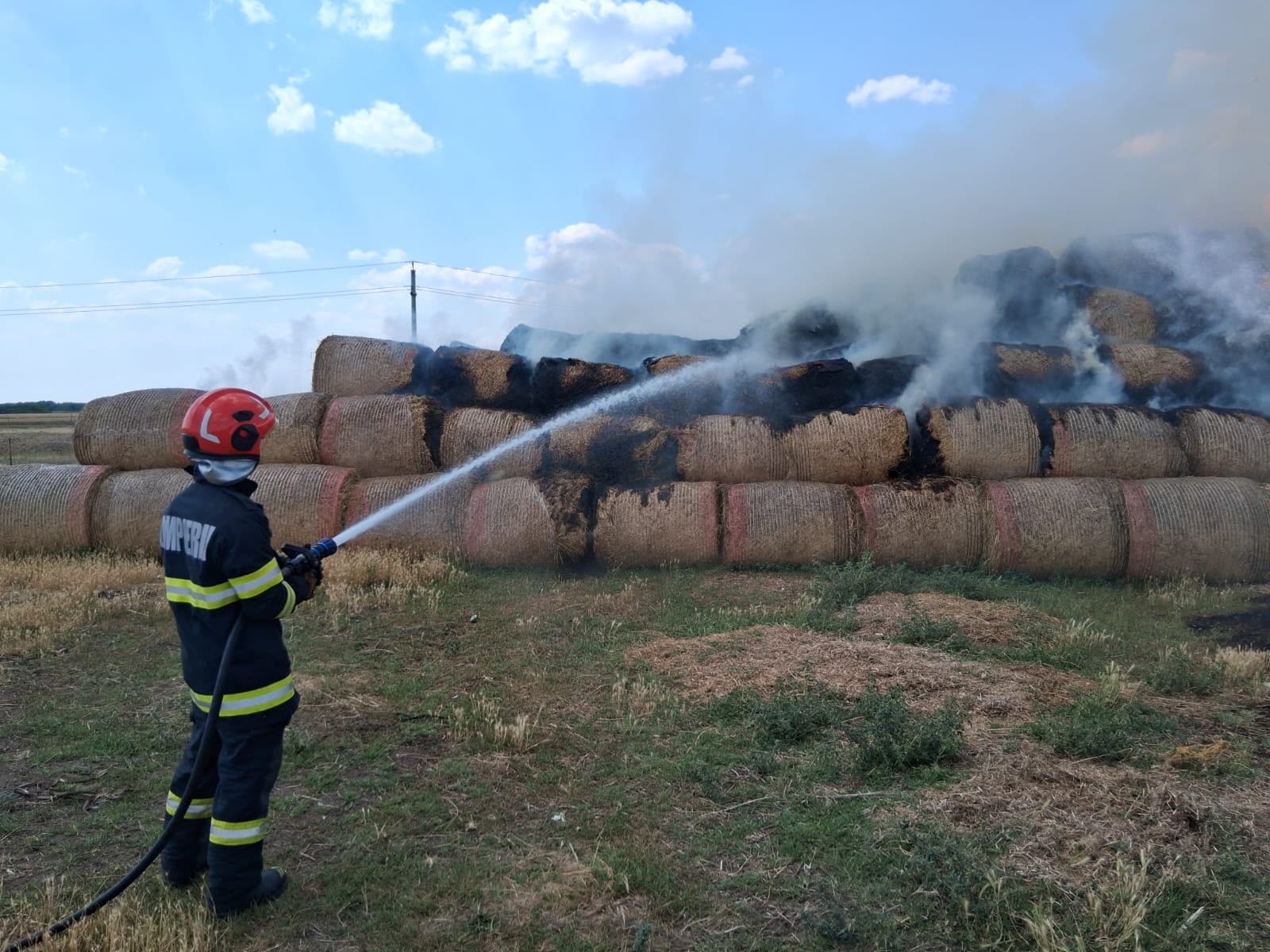 Trei incendii de vegetație în Arad, sub cod roșu de caniculă